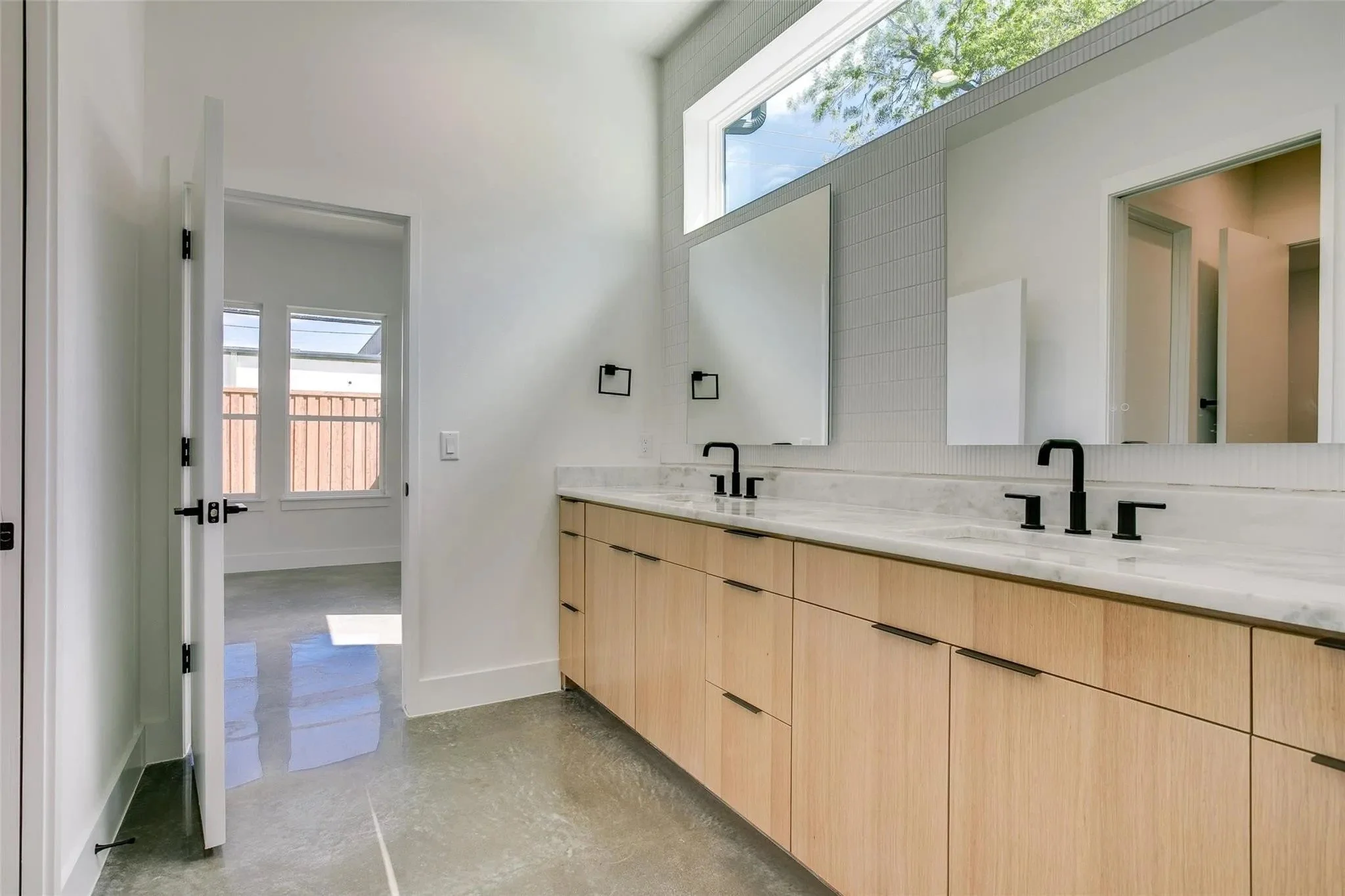 5629–5631 Winton Street, interior and exterior detail 6